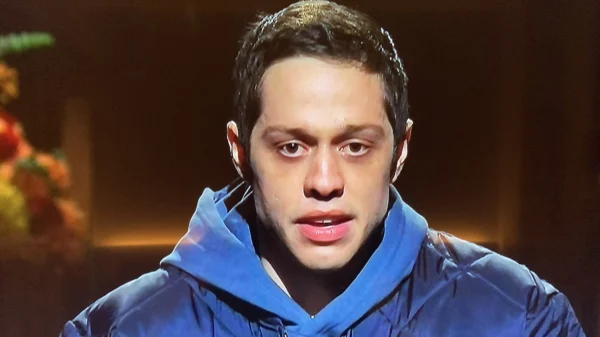 In the SNL Cold Open Pete Davidson talks on Israel and Gaza
