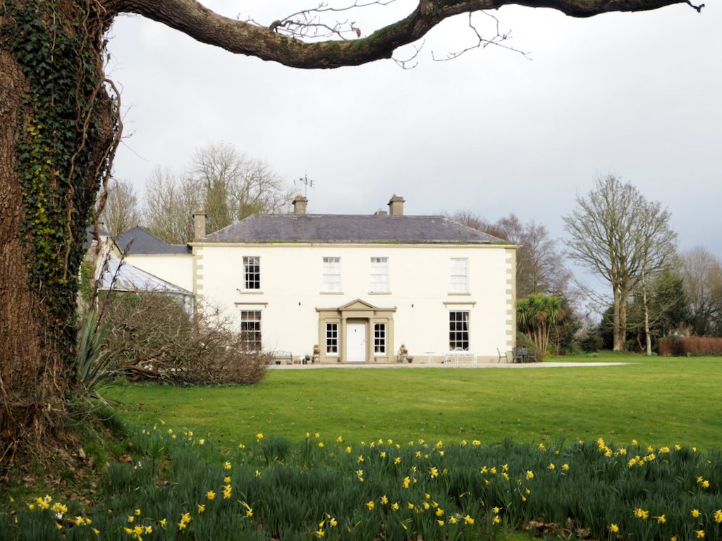 You Can Expect Traditional Food And Vintage Decor At Irish Country House