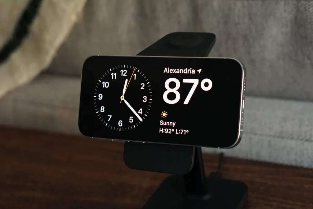 Apple smart home display 2025